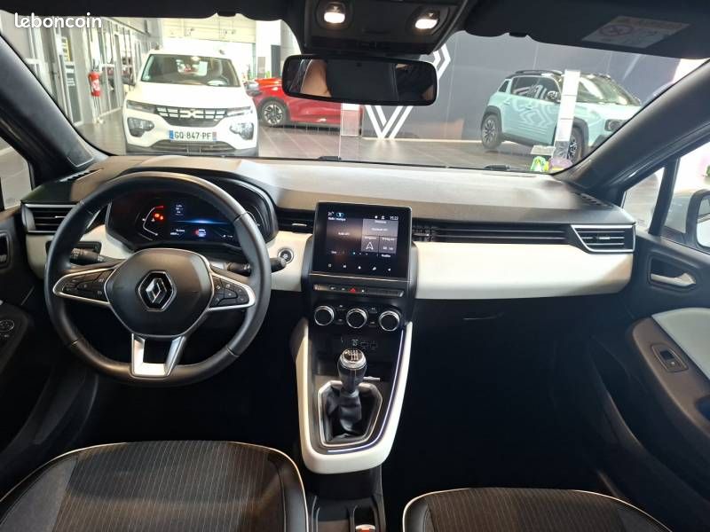 Renault Clio TCe 140 - 21N Intens (image 11)