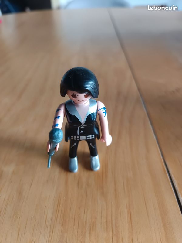 Chanteuse rock playmobil (image 2)