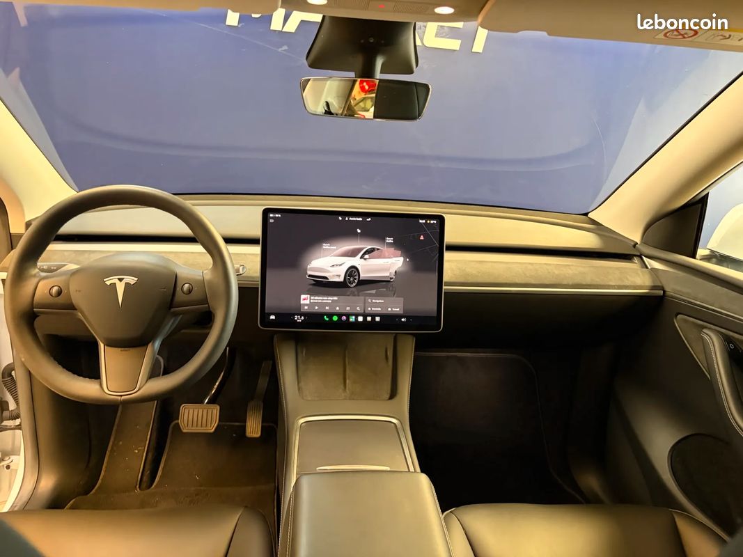 TESLA Model Y Electrique 264 ch Standard - 2022 - 58 500 km - Mode sentinelle - Attelage (image 11)