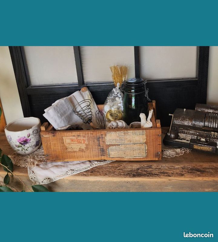 Ancienne caisse d'atelier de tissage et ses accessoires vintages (image 14)
