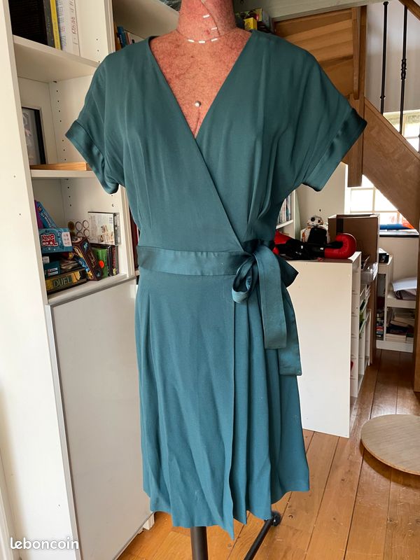 Robe Courte Comptoir Des Cotonniers – Taille 38 – Multicouleur – Manches Courtes – Très Bon état