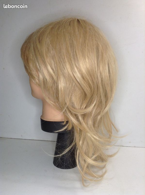 Perruque blonde mèches longues (image 2)