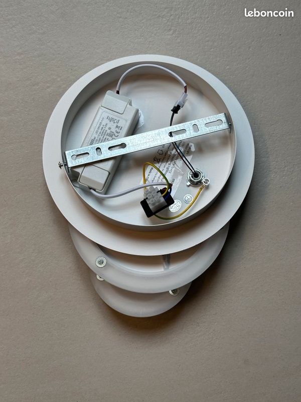 Applique LED circulaire design (image 2)