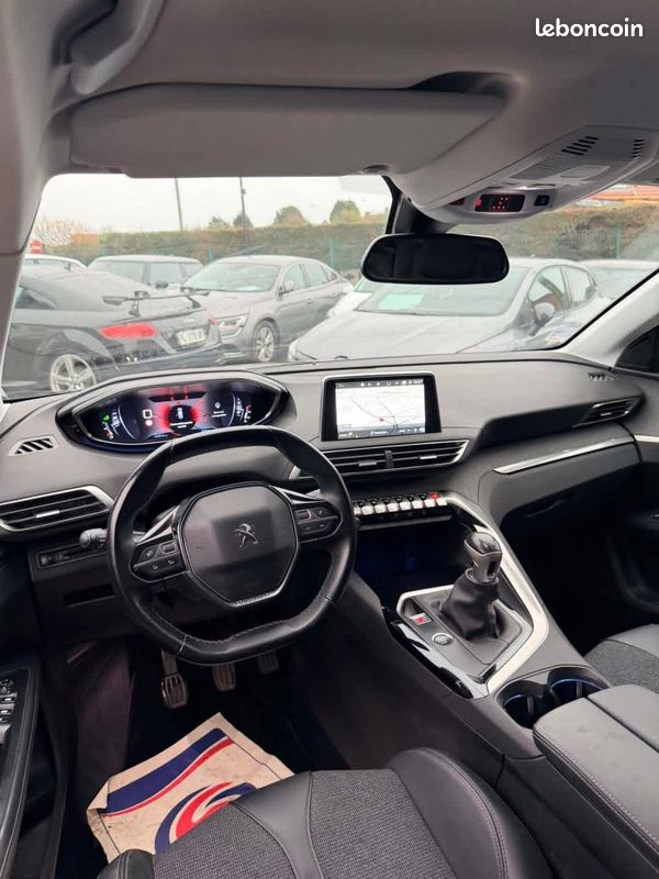 Peugeot 5008 (image 2)