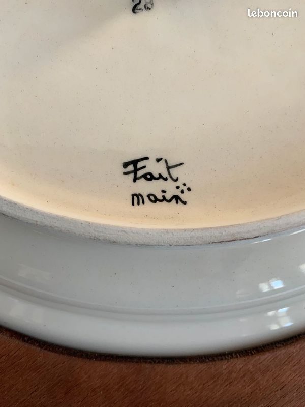 Horloge Murale Provençale En Porcelaine – Forme Casserole, Manche Bois – Fait Main Vintage