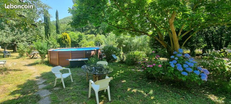 Maison 7 pièces 399 m²