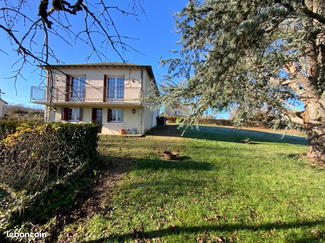Maison 6 pièces 130 m² · à Aigurande · 130 m² · 126 000 €
