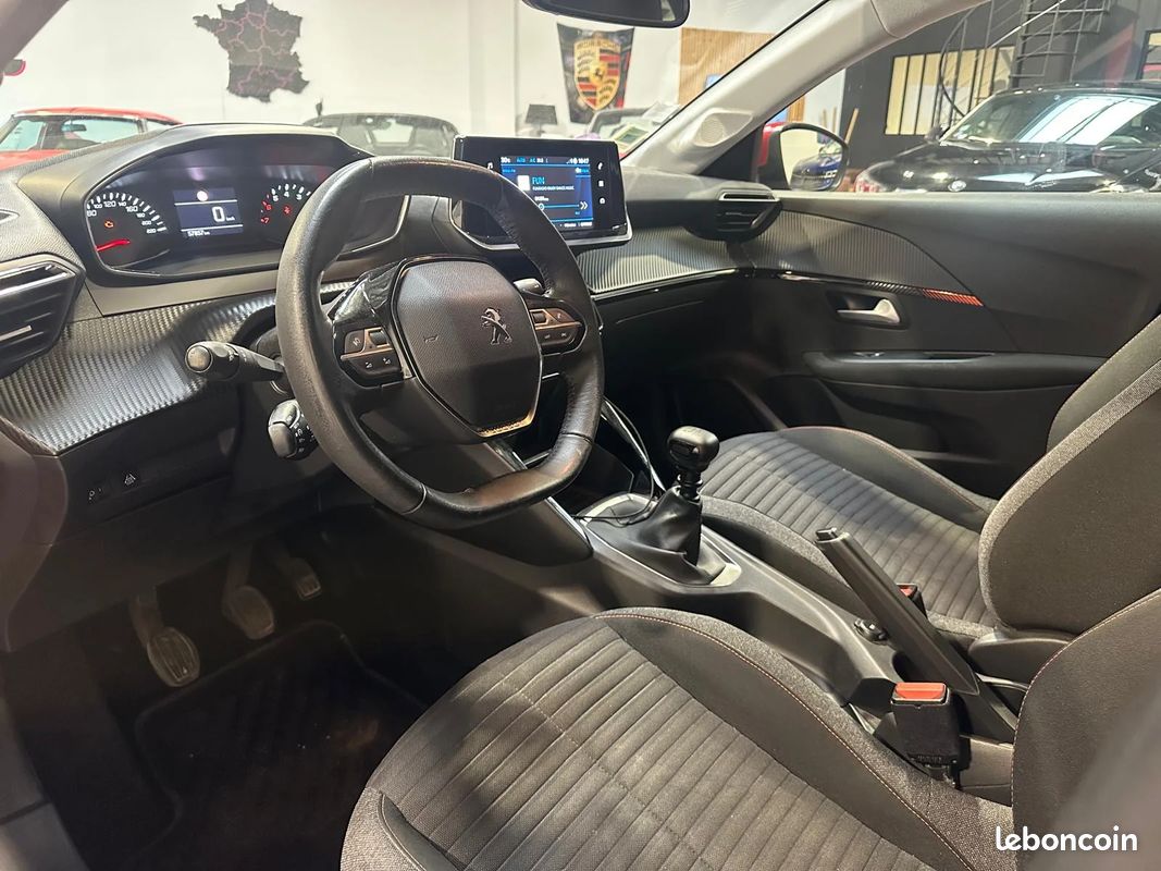 Peugeot 208 II Active 1.2 100 CV BVM / ENTRETIEN COMPLET PEUGEOT / CARPLAY / SIEGES AVANT CHAUFFANTS (image 14)