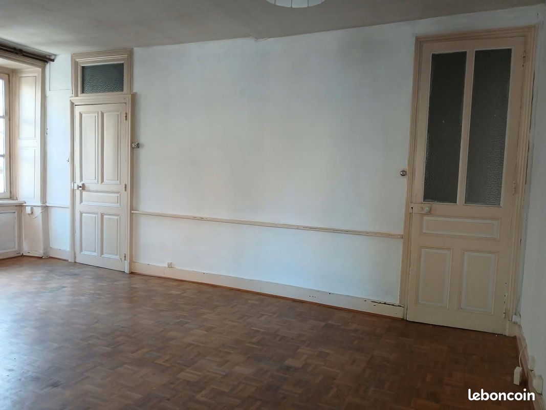 Appartement 2 pièces 65 m² · à Thiers · 65 m² · 48 000 €