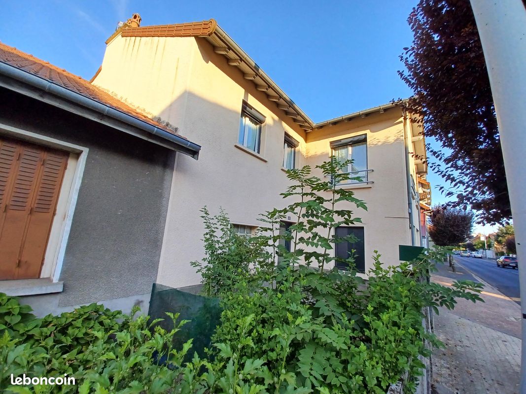 Maison 5 pièces 109 m² · à Arpajon-sur-Cère · 109 m² · 1 050 €