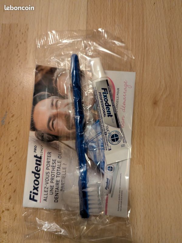 Lot de 2 brosses à dent prothèse dentaire fixodent - neuf sous blister (image 2)
