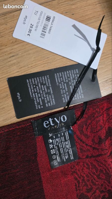 Vends foulard neuf (image 2)