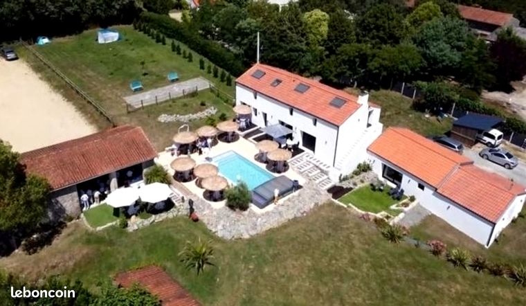 Propriété 8 pièces 227 m²