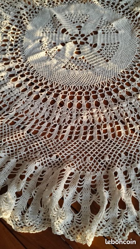 Napperon ancien au crochet coton blanc (image 1)