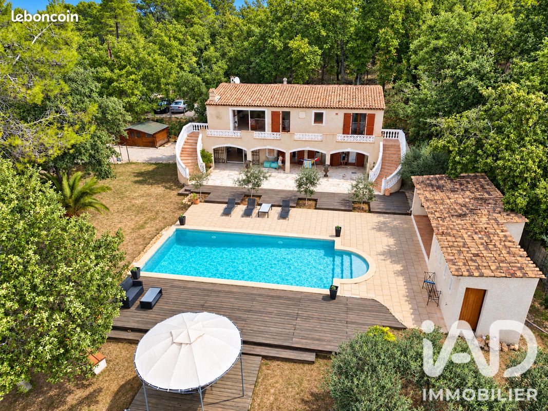 Maison 11 pièces 260 m² · à Saint-Paul-en-Forêt · 260 m² · 719 000 €