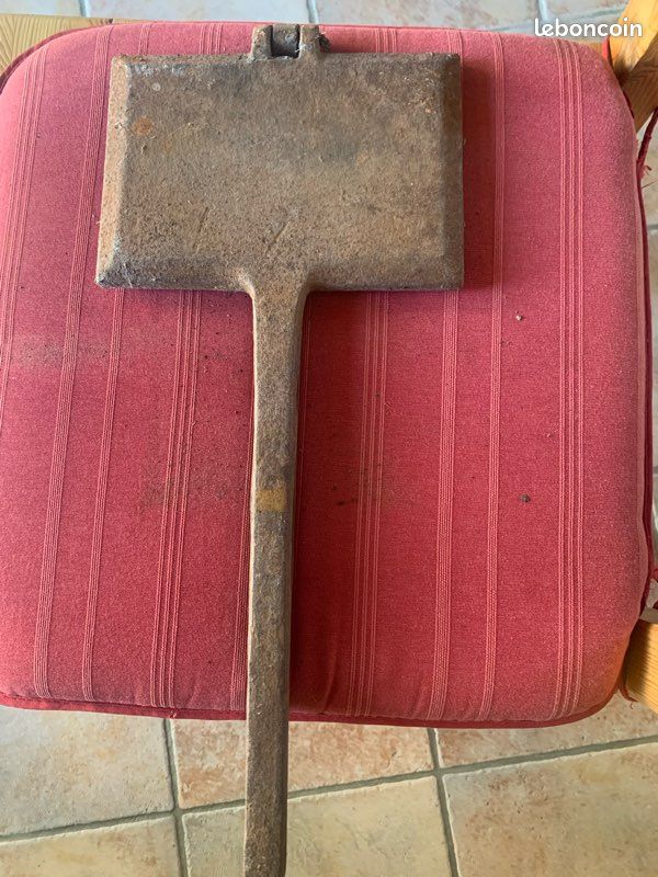 Ancien gaufrier en fonte (image 3)
