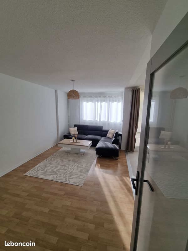 Appartement 4 pièces 90 m² · à Bourgoin-Jallieu · 90 m² · 1 050 €/mois