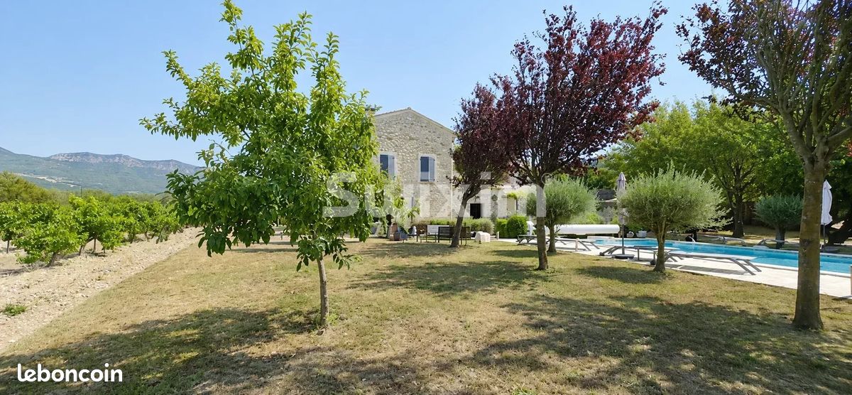 Maison 12 pièces 341 m² · à Grignan · 341 m² · 1 275 000 €