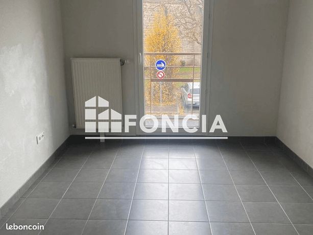 https://img.leboncoin.fr/api/v1/lbcpb1/images/cc/64/61/cc6461d05c5e4a58df64bdde342ee40d3dc46e22.jpg?rule=ad-image