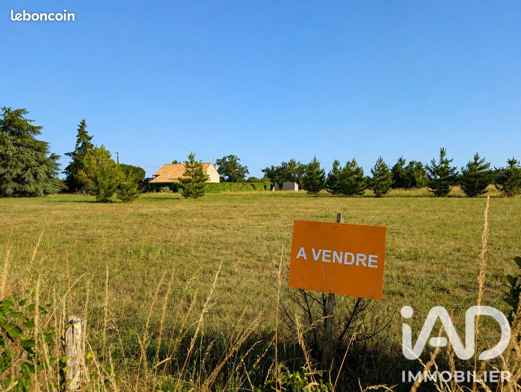Terrain 911 m² · à Le Pizou · 911 m² · 27 990 €