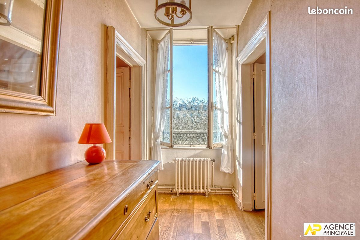 Appartement 4 pièces 81 m² · à Versailles · 81 m² · 670 000 €