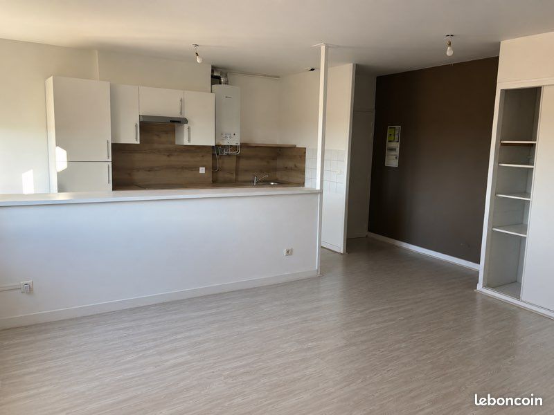 Appartement 3 pièces 70 m² · à Villars · 70 m² · 650 €/mois