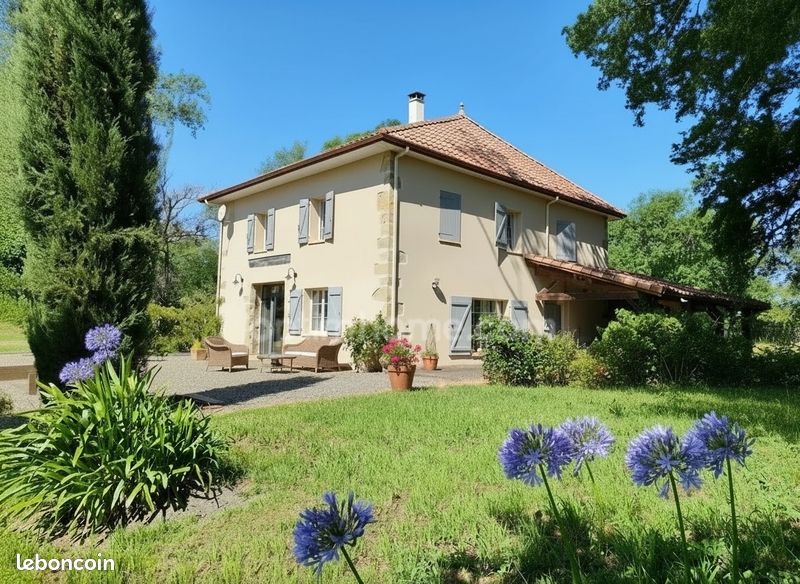 Maison 9 pièces 170 m² · à Aire-sur-l'Adour · 170 m² · 345 000 €