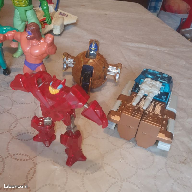 Figurines (image 2)