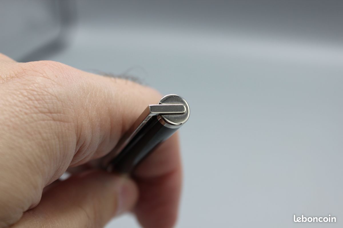 Stylo plume CARTIER PASHA Laque de Chine noire 1990's - Atelier Lesoon