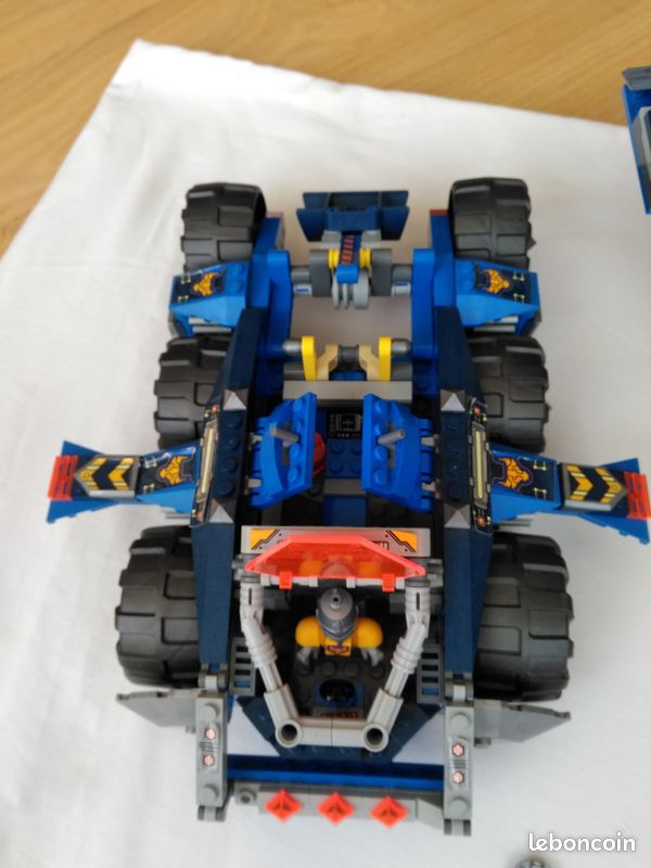 LEGO Nexo Knights Axl's Tower Carrier (image 2)