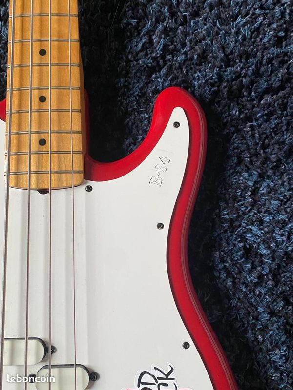 Fender Bullet Bass Deluxe B-34 1980 Red (image 2)