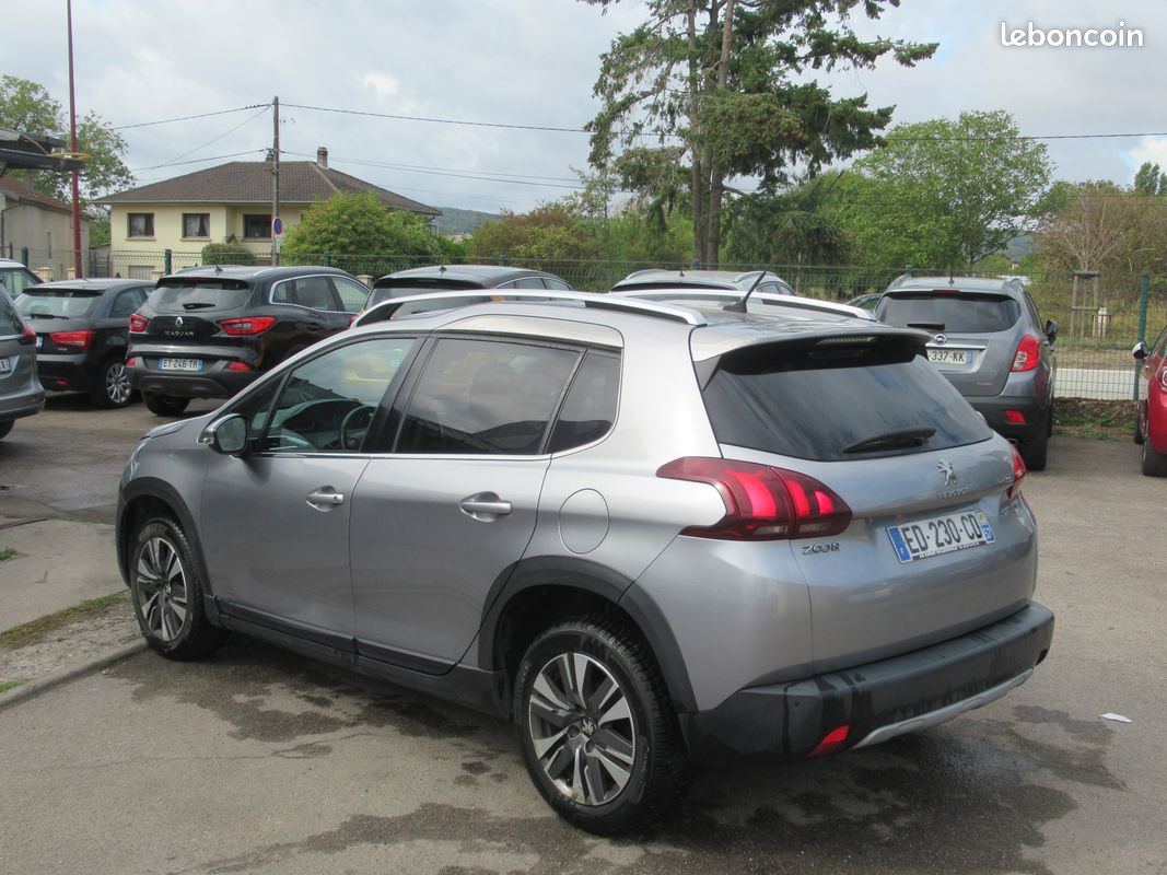 Peugeot 2008 1.2 pure tech 130 allure distribution ok (image 2)