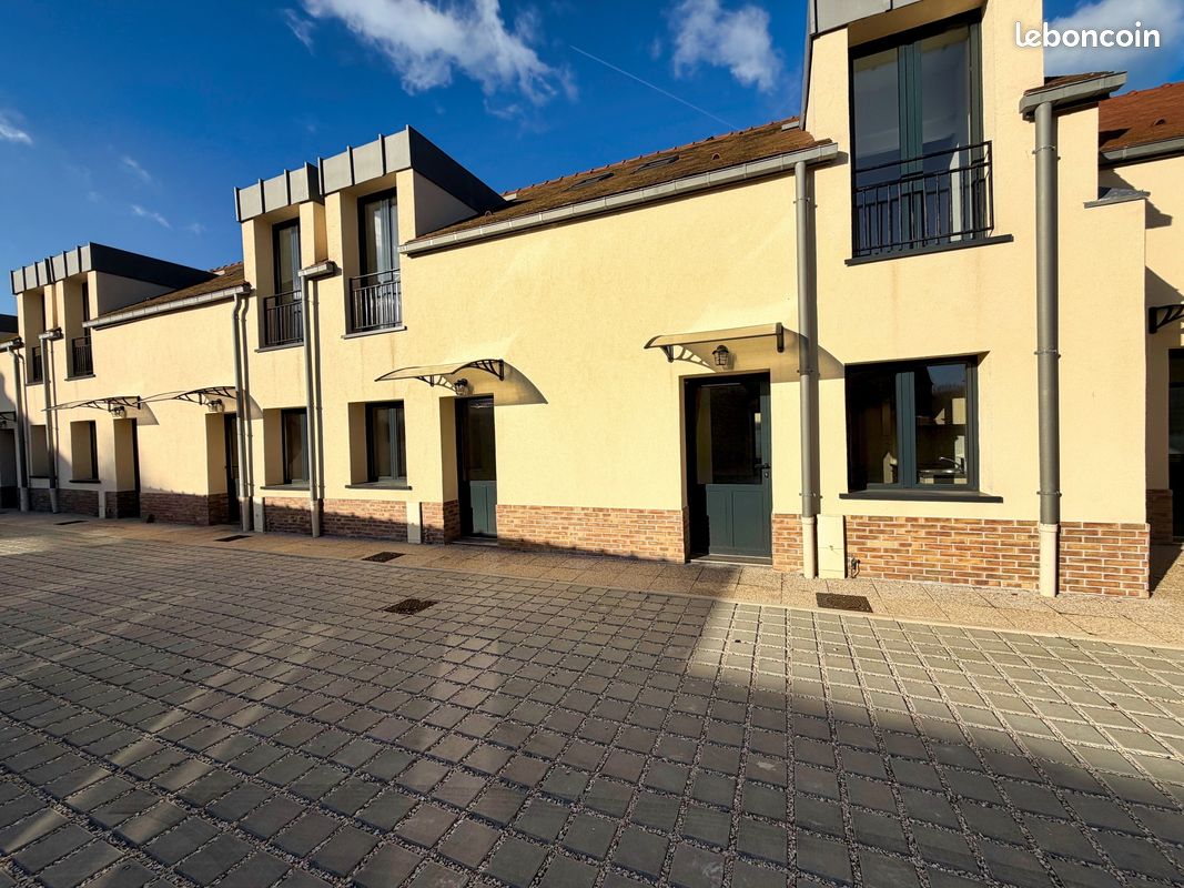 Maison 4 pièces 79 m² · à Réau · 79 m² · 240 000 €