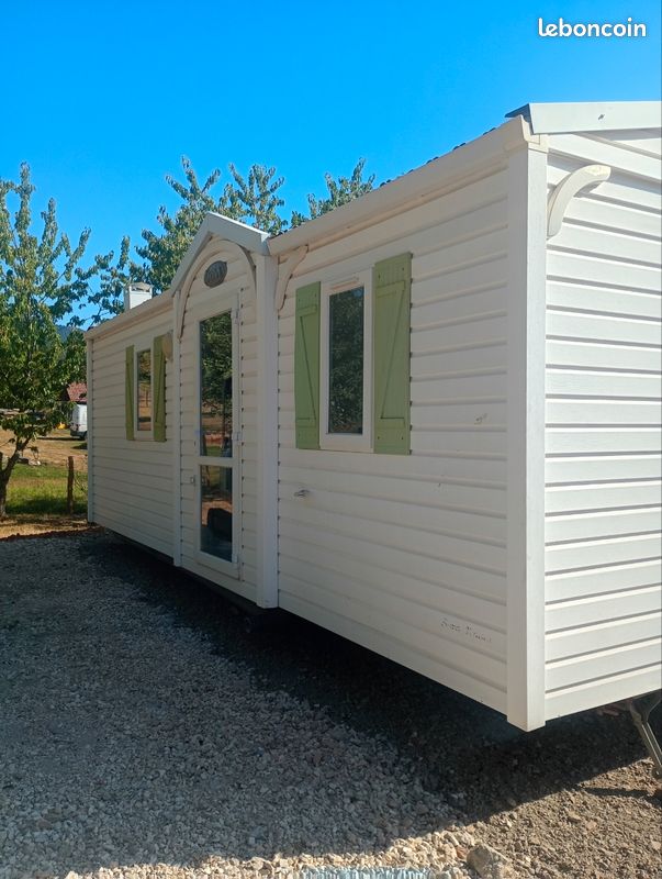 Local commercial 2 pièces 30 m² · à Romagny-sous-Rougemont · 30 m² · 12 500 €