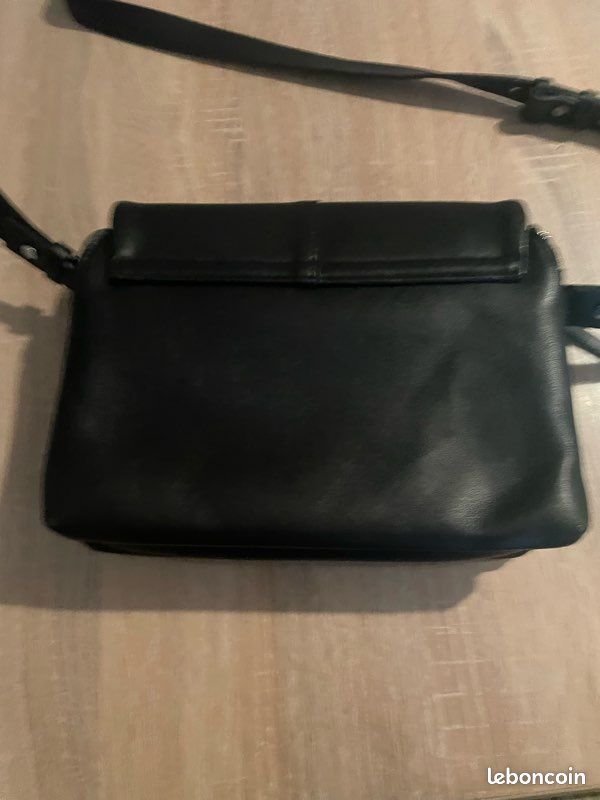 Sac à main bandoulière état neuf (image 2)