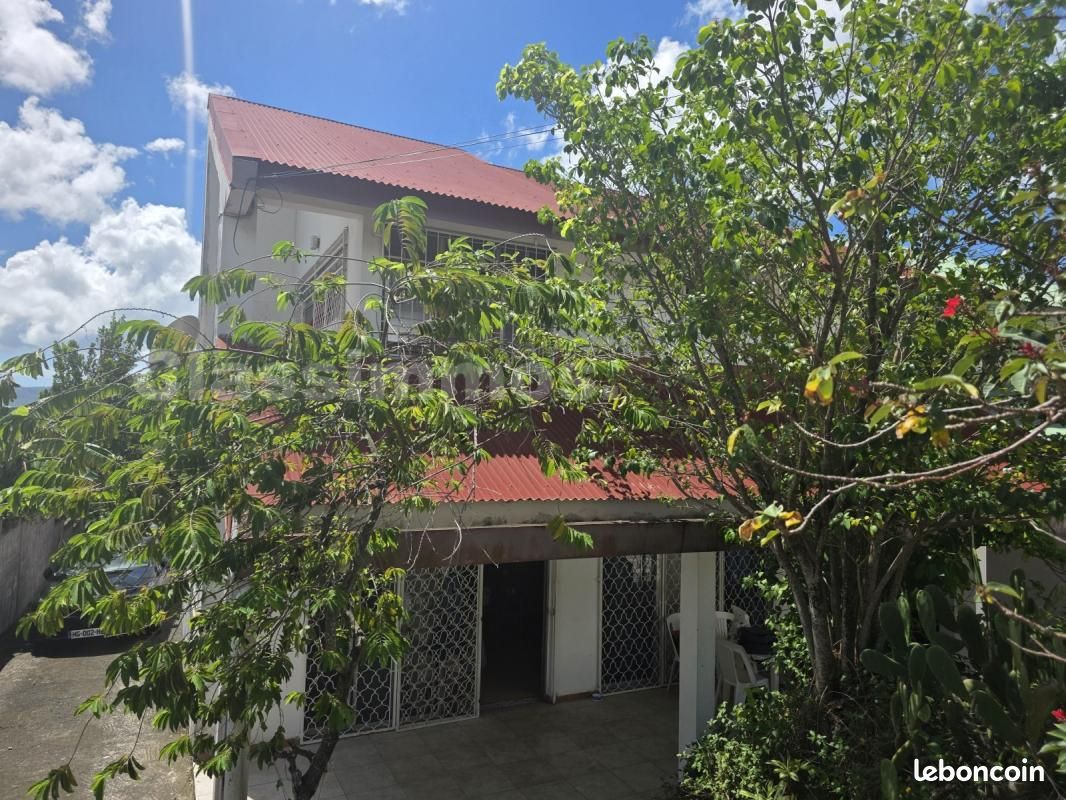 Maison 5 pièces 130 m² · à Schœlcher · 130 m² · 248 900 €
