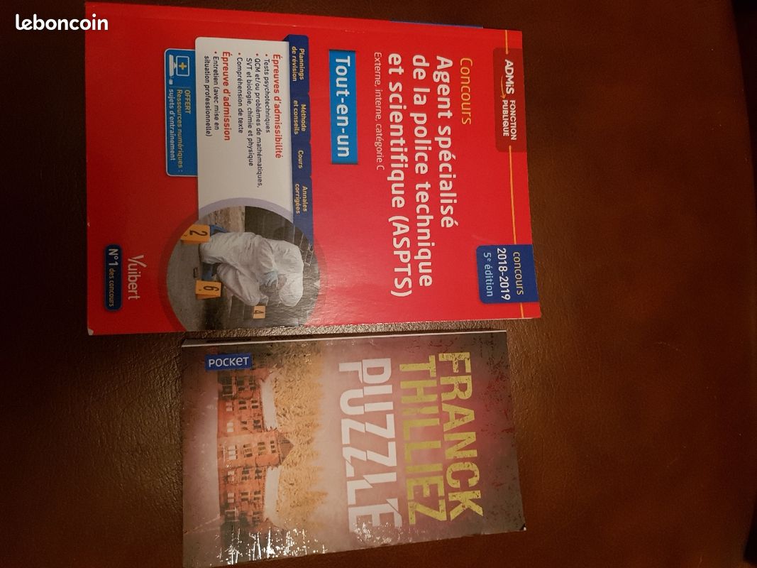 Livres policier et scientifique (image 1)