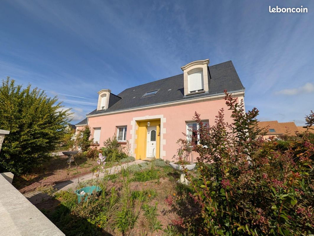 Maison 11 pièces 152 m² · à Aubigné-Racan · 152 m² · 178 160 €