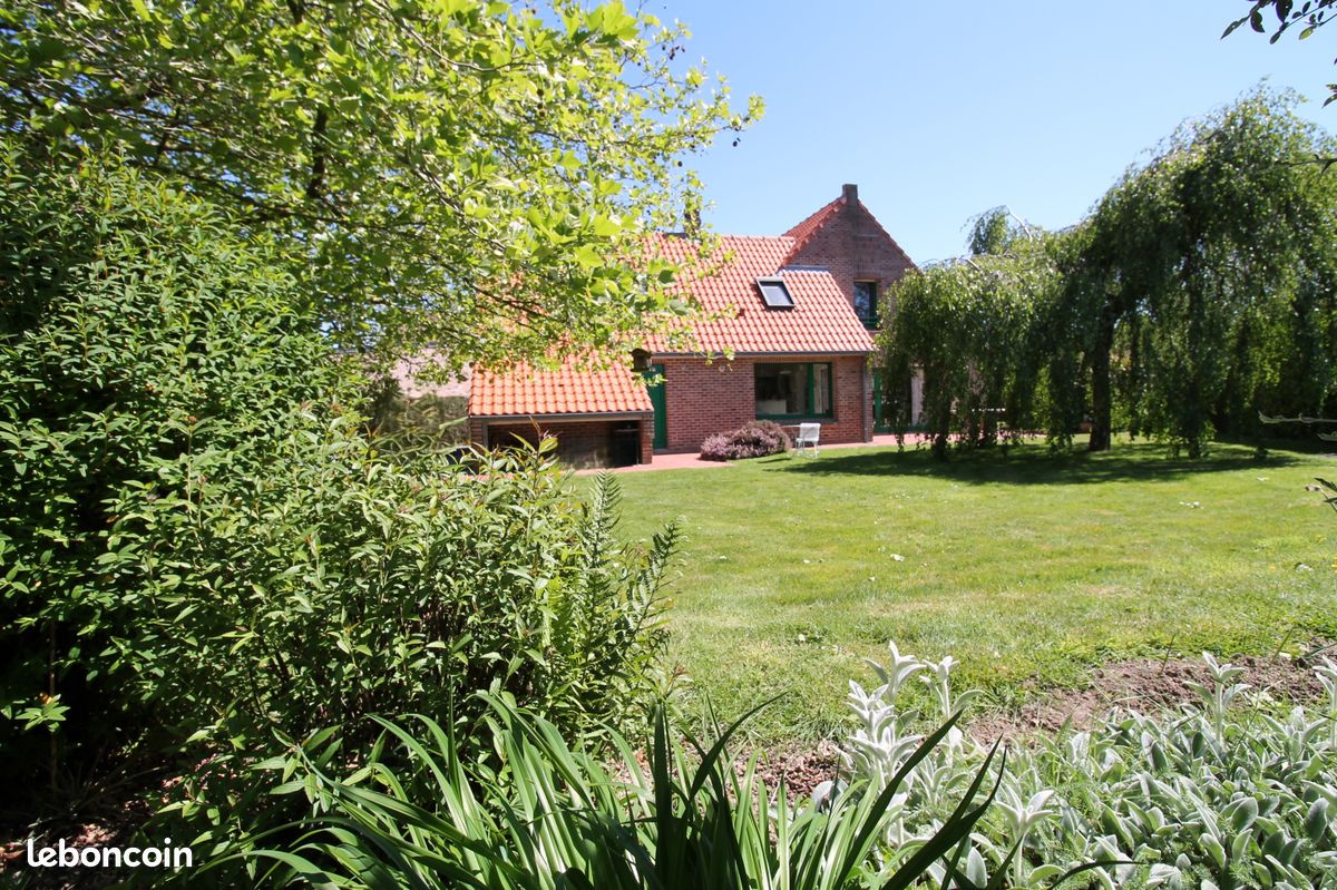 Maison 8 pièces 180 m² · à Wormhout · 180 m² · 445 000 €