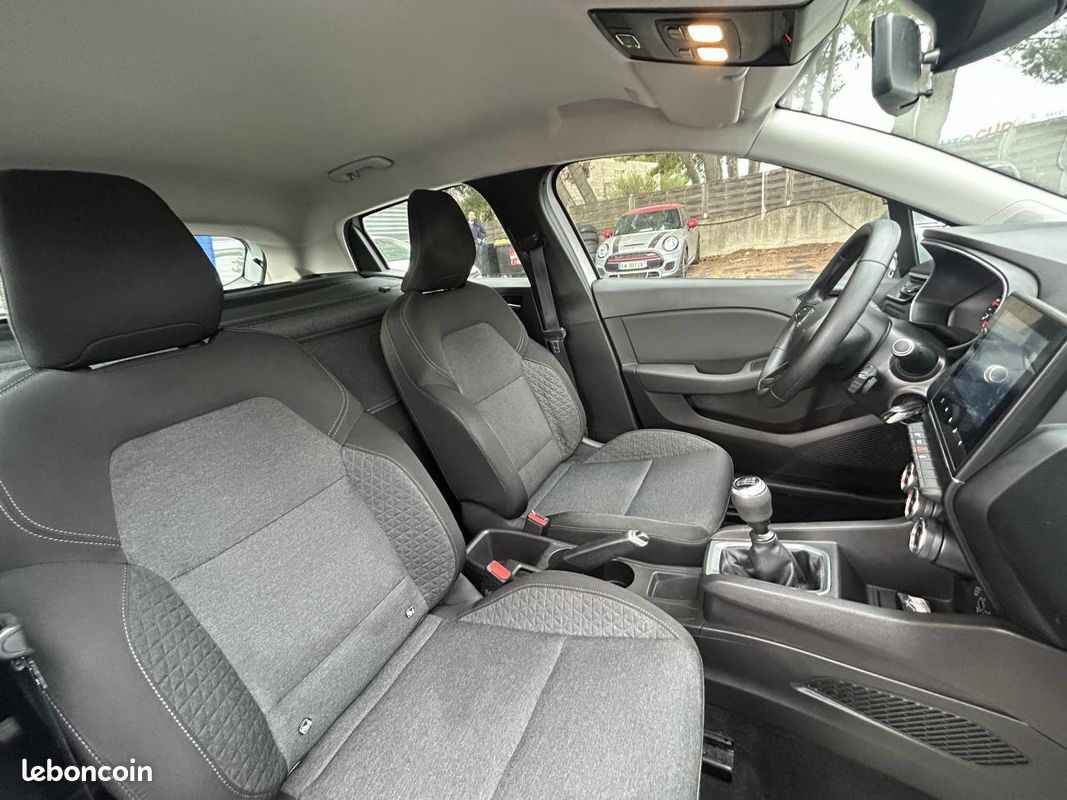 RENAULT CLIO SOCIETE 1.5 BluedCi 85 Air Nav (image 15)