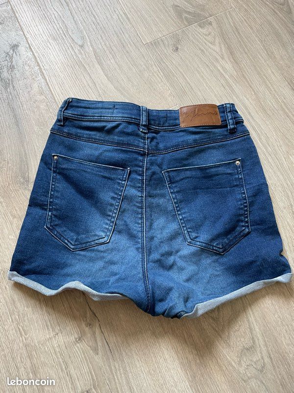Short Jean Jennyfer Femme Taille 36 – Bleu Clair – Coupe Slim Sans Poches Devant