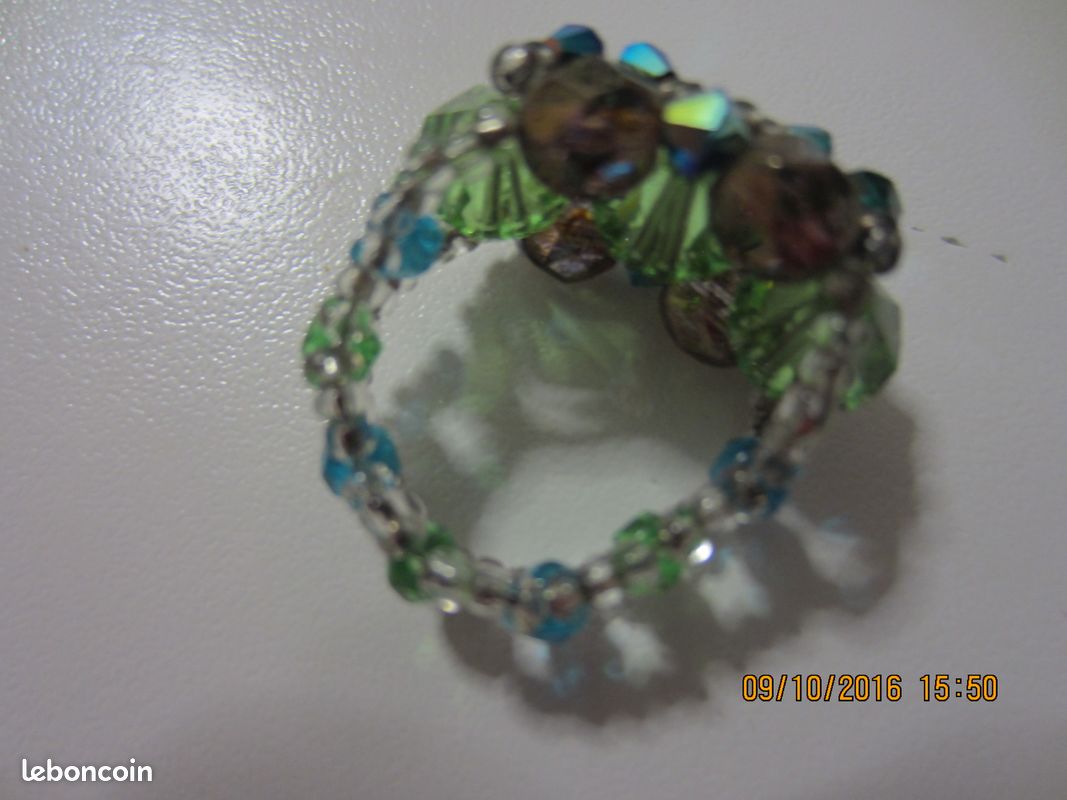 Bague avec pierres en cristal NEUVE (image 2)