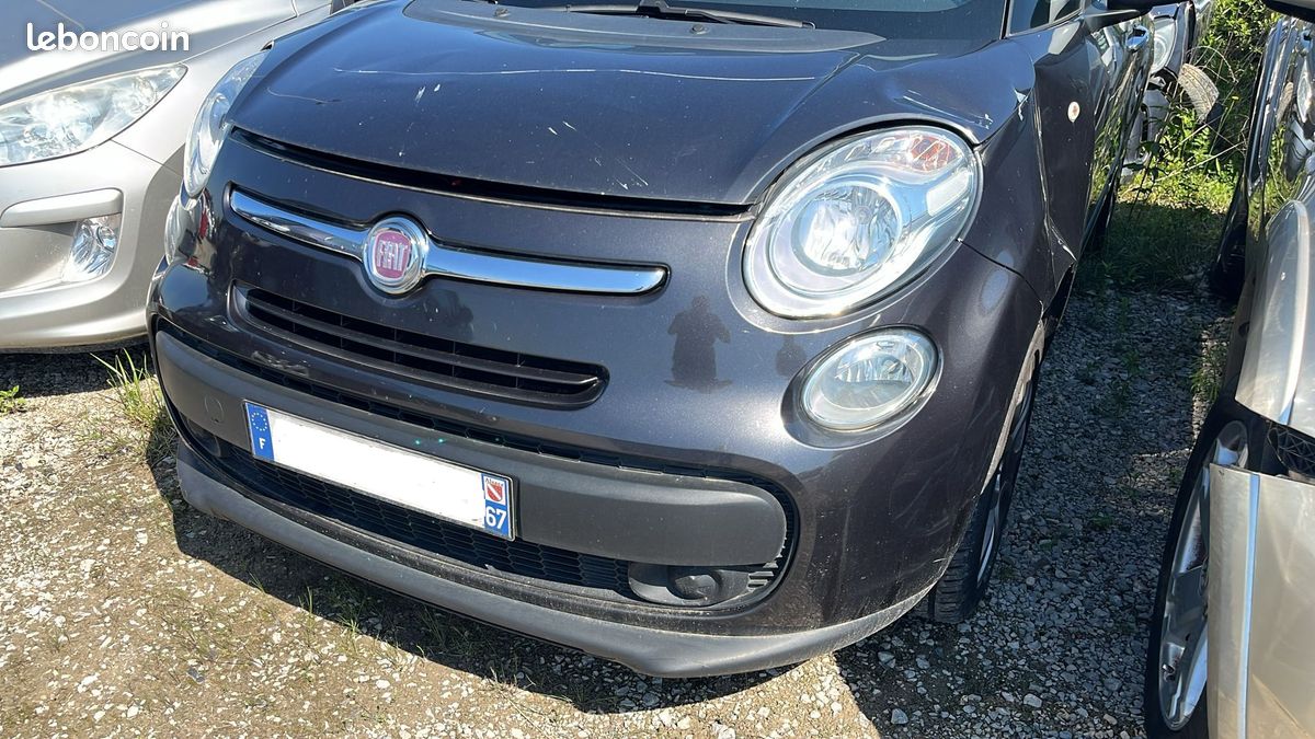 Face avant complète et nb pièces FIAT 500 L (image 2)