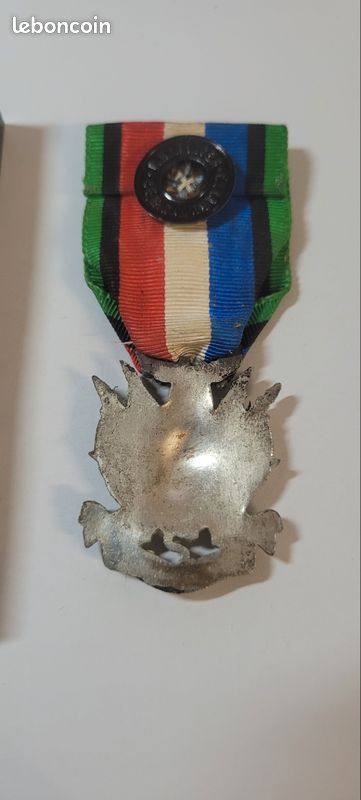 MEDAILLES ANCIEN COMBATTANT GUERRE DE 1870 1871 OUBLIER JAMAIS AVEC