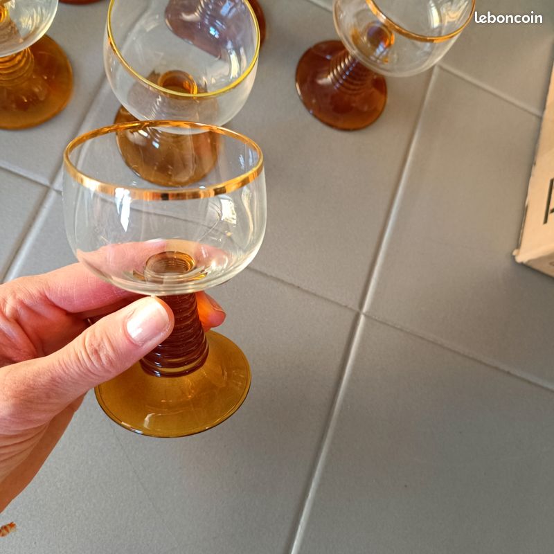 Lot 6 verres à pied (image 3)