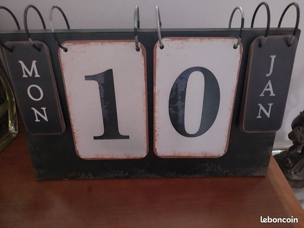Calendrier perpetuel en metal (image 1)