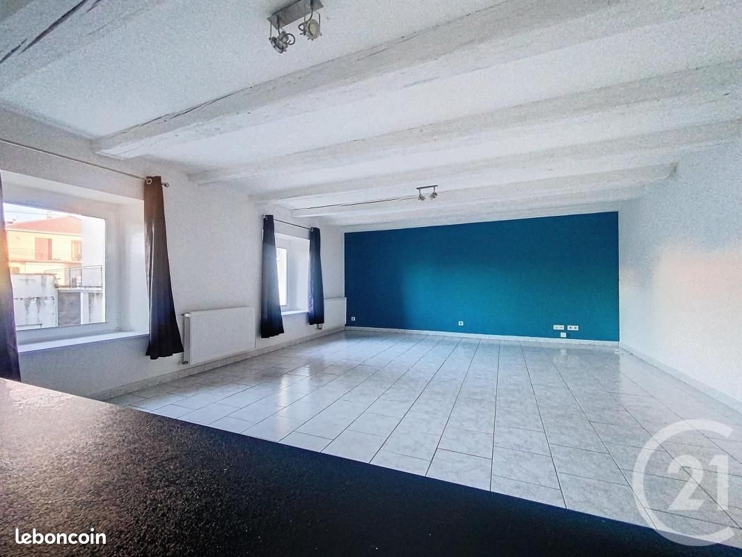 Appartement 5 pièces 113 m² · à Méziré · 113 m² · 660 €/mois