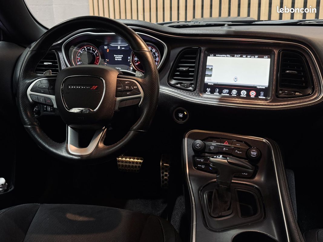 Dodge challenger 6.4l 485 srt scatpack hornet shaker immat fr sort de résvision etat neuf (image 24)