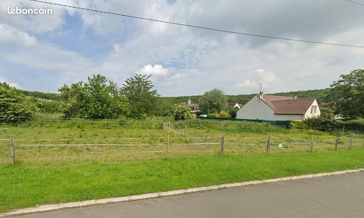 Terrain 790 m² · à Chauffry · 73 000 €