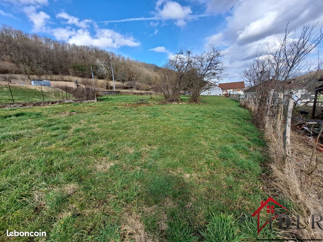 Terrain 1500 m² Ougney-Douvot (image 1)